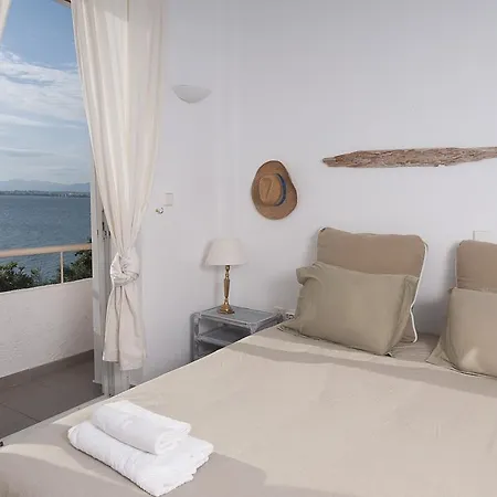 Messinian Blue Seaside Villa *