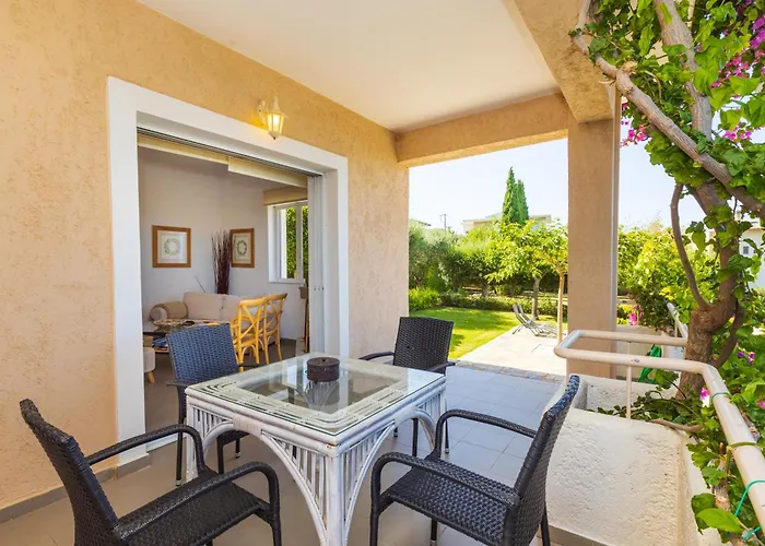 Messinian Blue Seaside Villa *